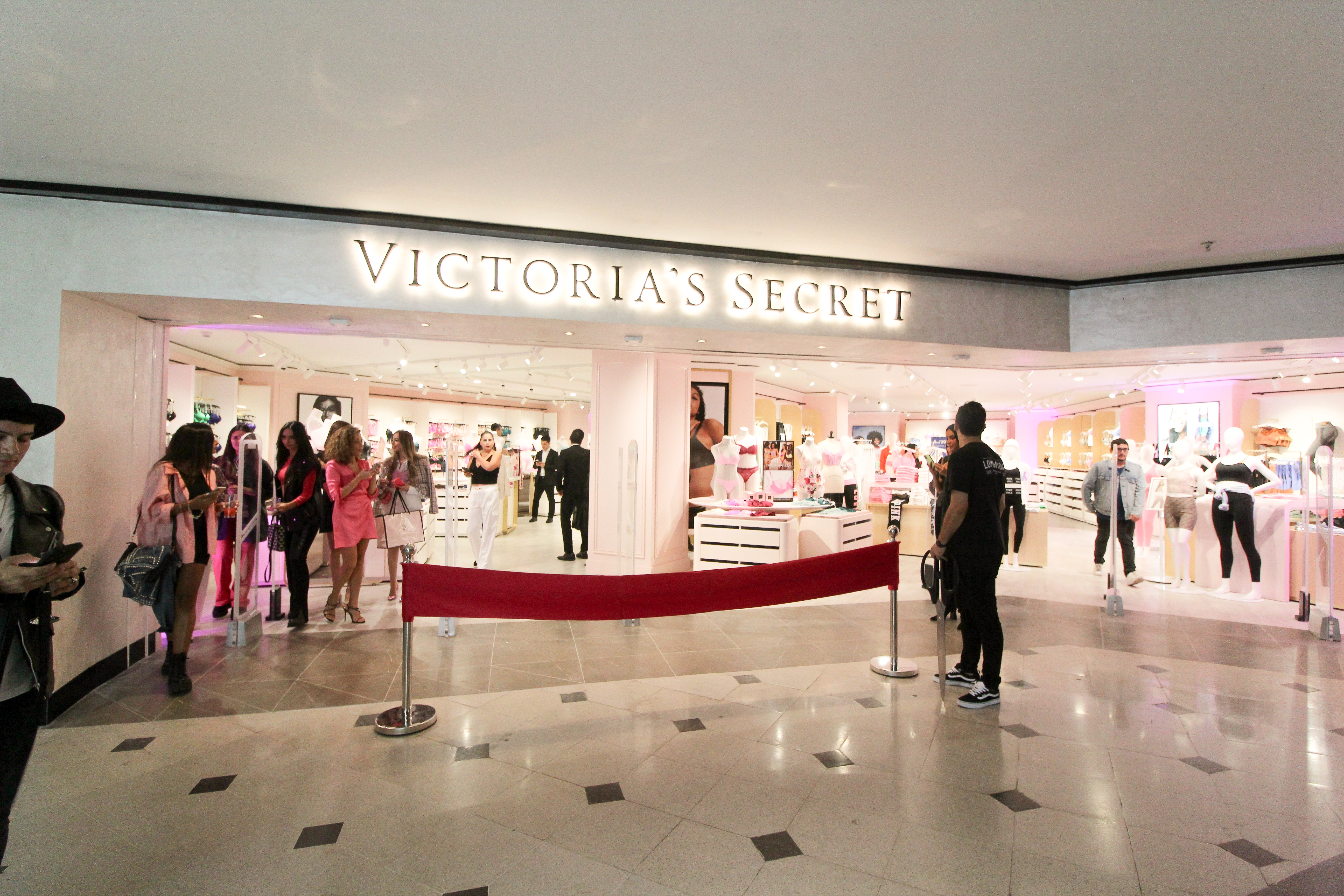 Tienda de sales ropa victoria secret